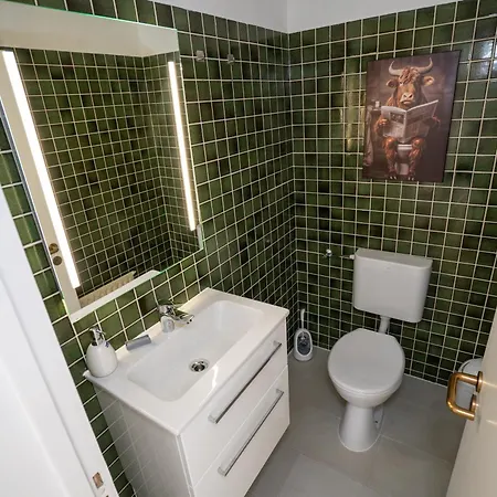 Appartamento Neu In 130 Qm Grosser Garten