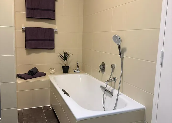 Neu In 130 Qm Grosser Garten Lejlighed Friedrichskoog